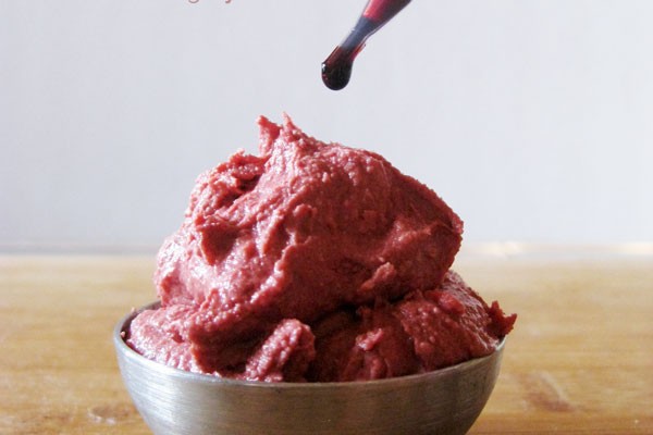 Making your own homemade food coloring is easier than you think!