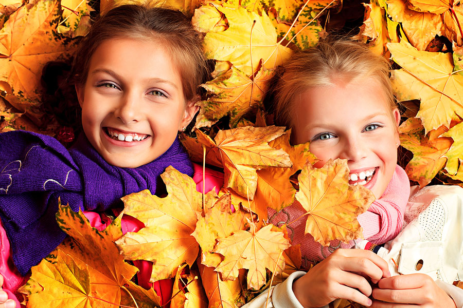 Making time for family activities is more important (and more fun) than you know! Here are 10 great ideas for autumn.