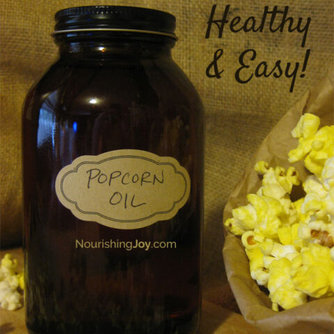 Make your own healthy DIY popcorn oil for delicious popcorn!
