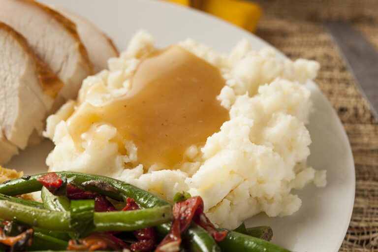 Super-Quick Shortcut Thanksgiving Gravy: The Quickest, Easiest Method