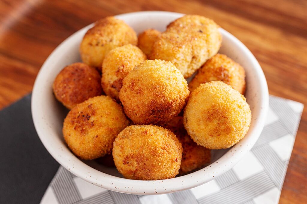 Use your thanksgiving leftovers in a completely new (delicious) way! Make Dutch-style croquettes (kroketten), a deep-fried treat.