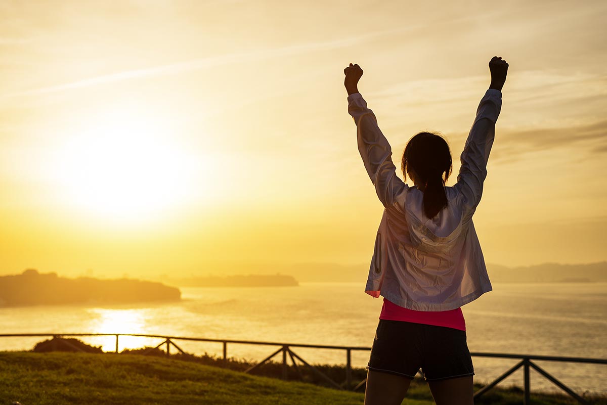 Working toward BIG goals is a proven to way to feel happy and satisfied. Here are 5 crucial steps for how to achieve your goals (your BIGGEST goal!)